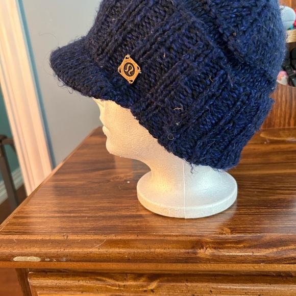 Lululemon winter hat - Picture 3 of 3